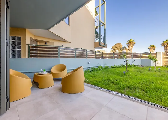 Azure Sofia - Grounded Kos-Stadt